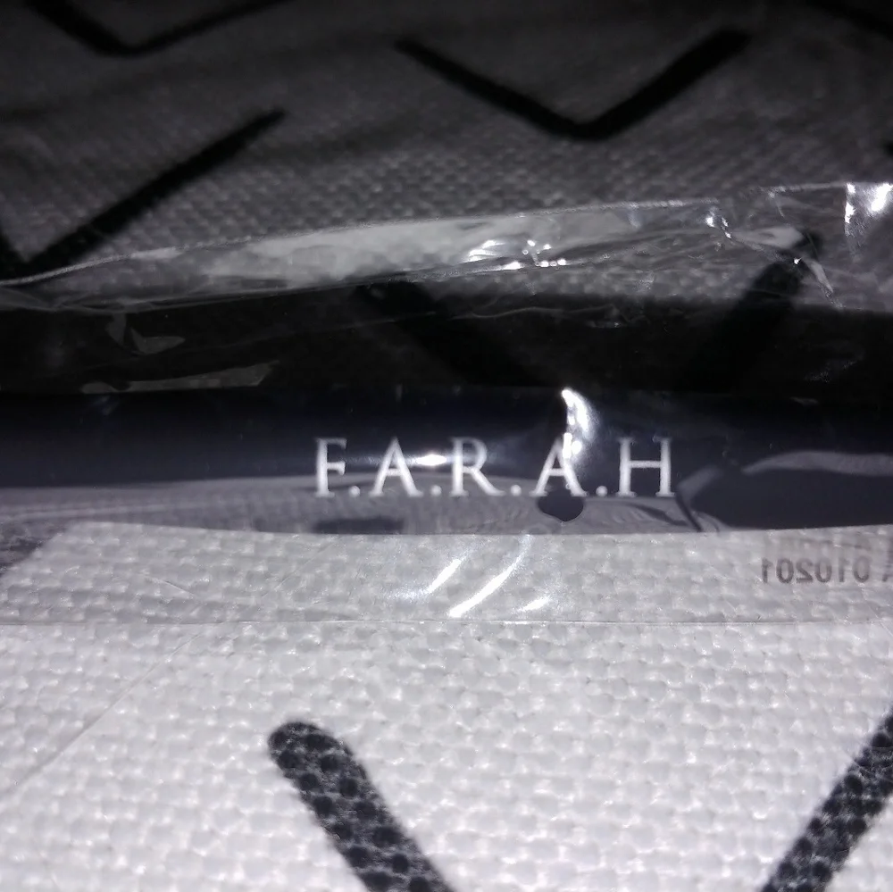 F.A.R.A.H. Contour Brush